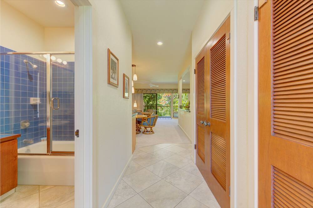 Photo of Bathroom in Poipu