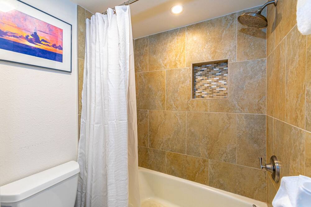 Photo of Bathroom in Kihei