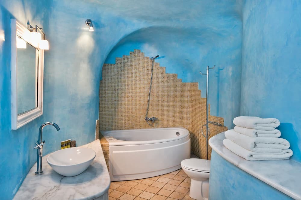 Photo of Bathroom in Firostefani