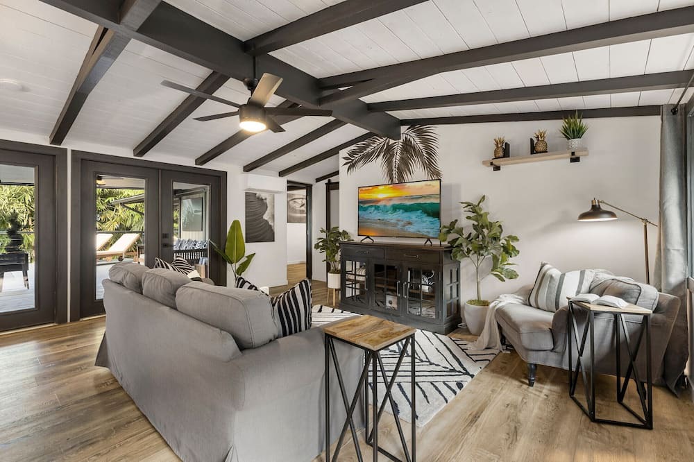 Photo of Livingroom in Waialee