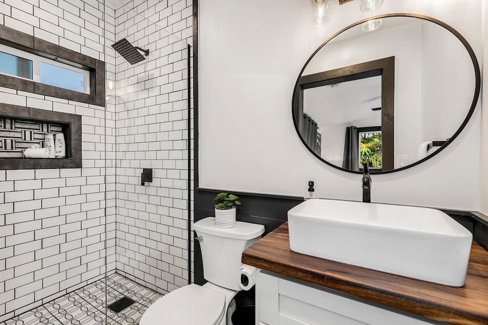 Photo of Bathroom in Waialee