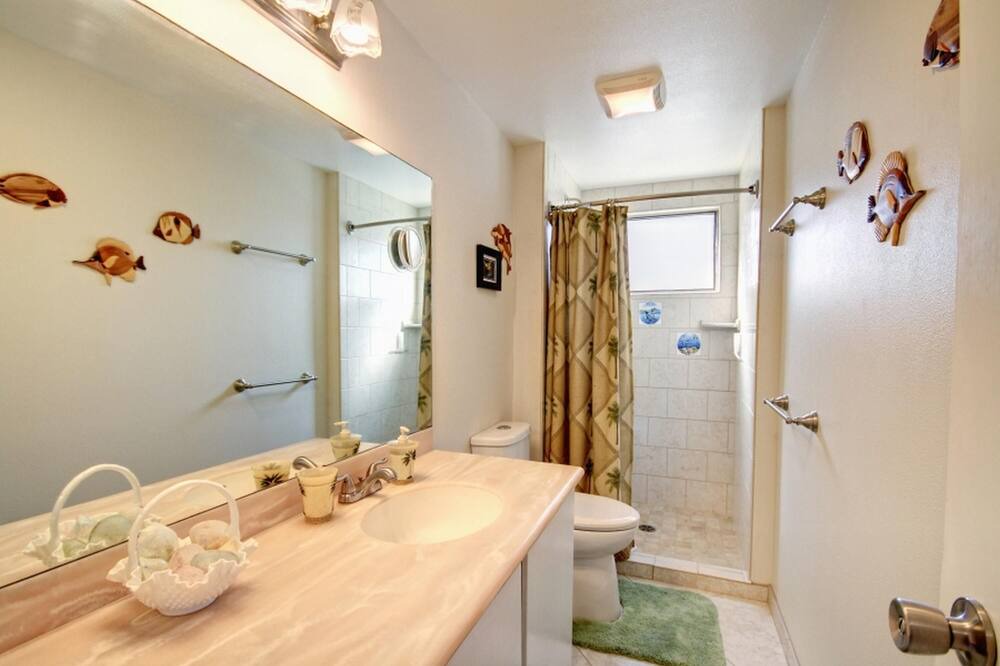 Photo of Bathroom in Kihei