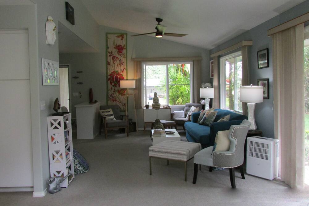 Photo of Livingroom in Kapoho