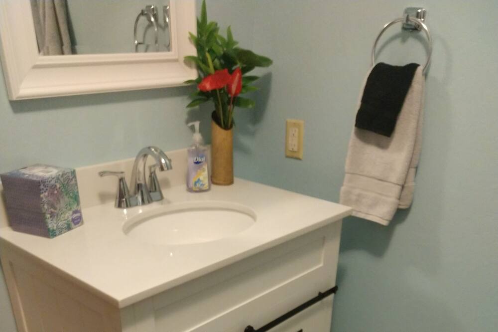 Photo of Bathroom in Papa