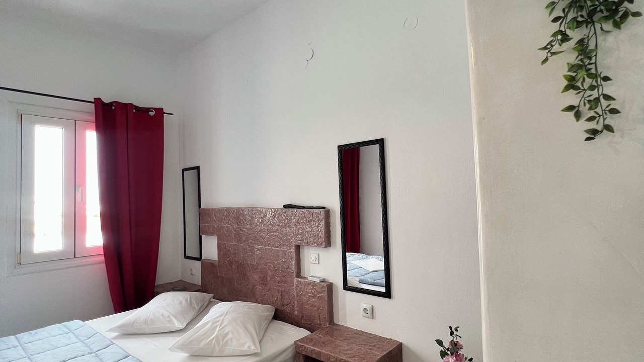 Photo of Bedroom in Oia
