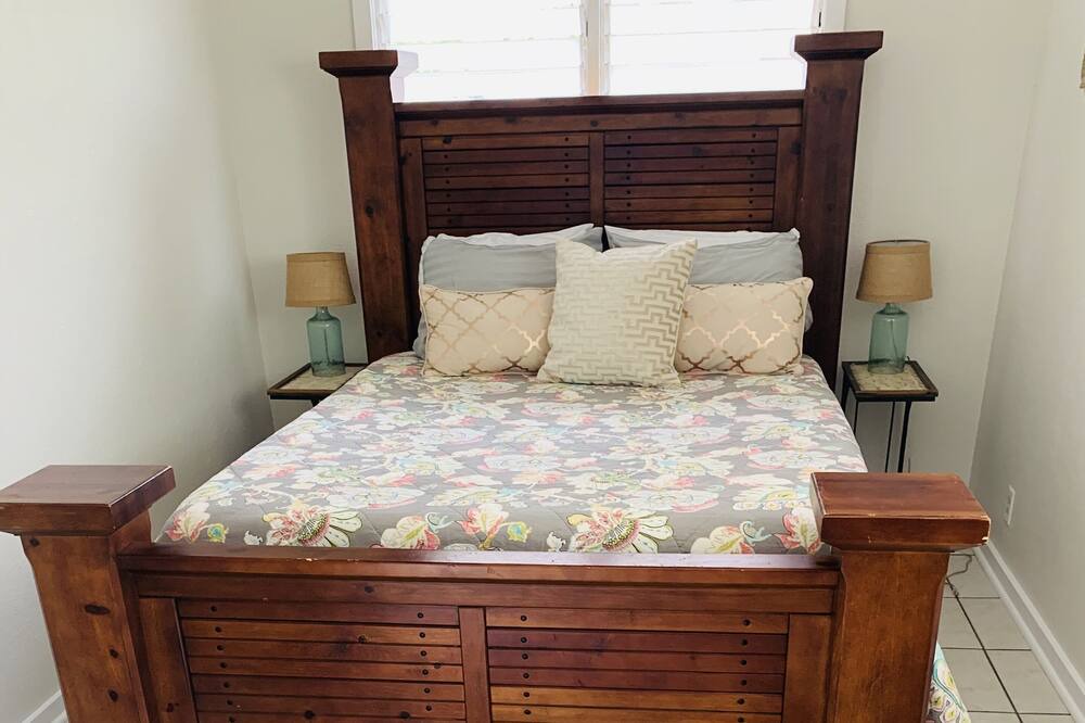 Photo of Bedroom in Coconut Grove