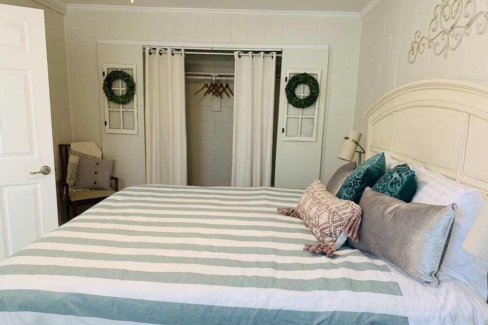 Photo of Bedroom in Coconut Grove
