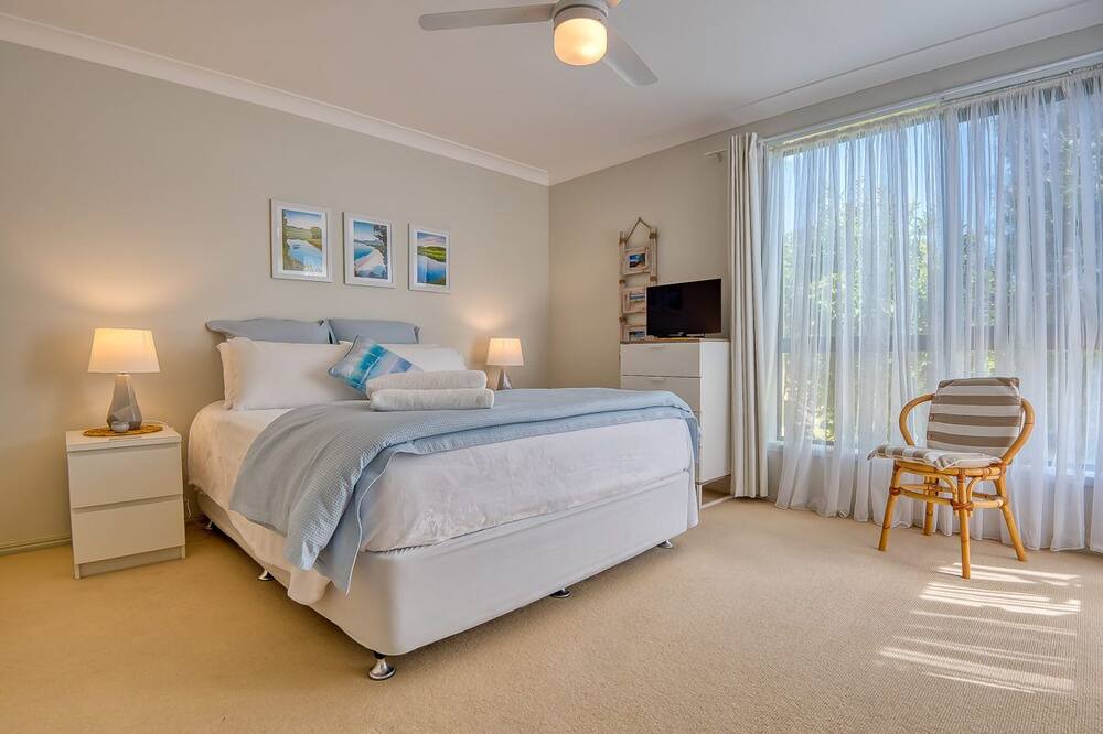 Photo of Bedroom in North Creek