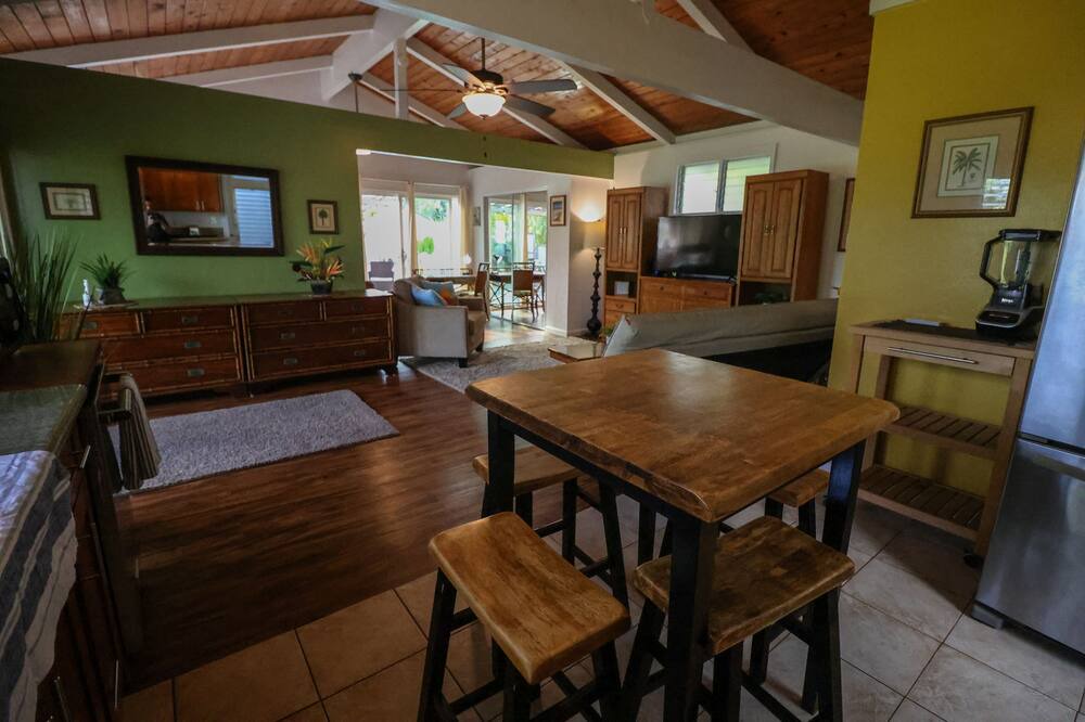Photo of Livingroom in Kalama Tract