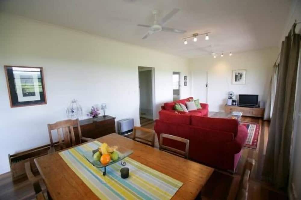 Photo of Livingroom in Eureka