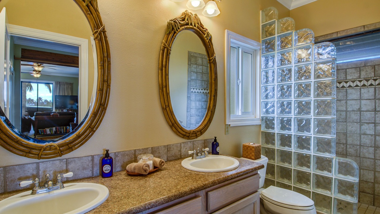 Photo of Bathroom in Poipu