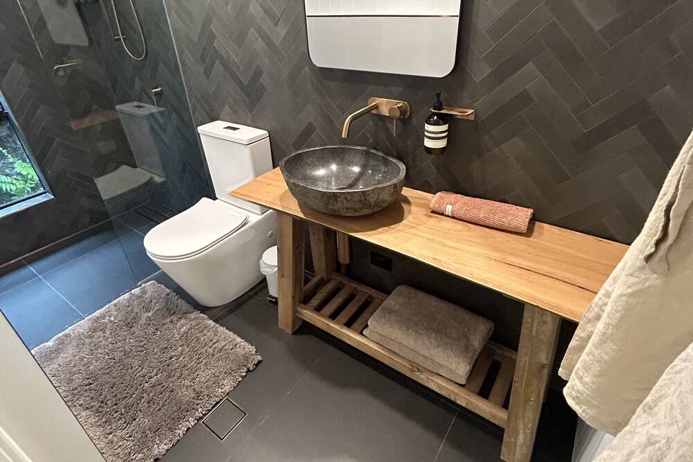 Photo of Bathroom in Burleigh Heads