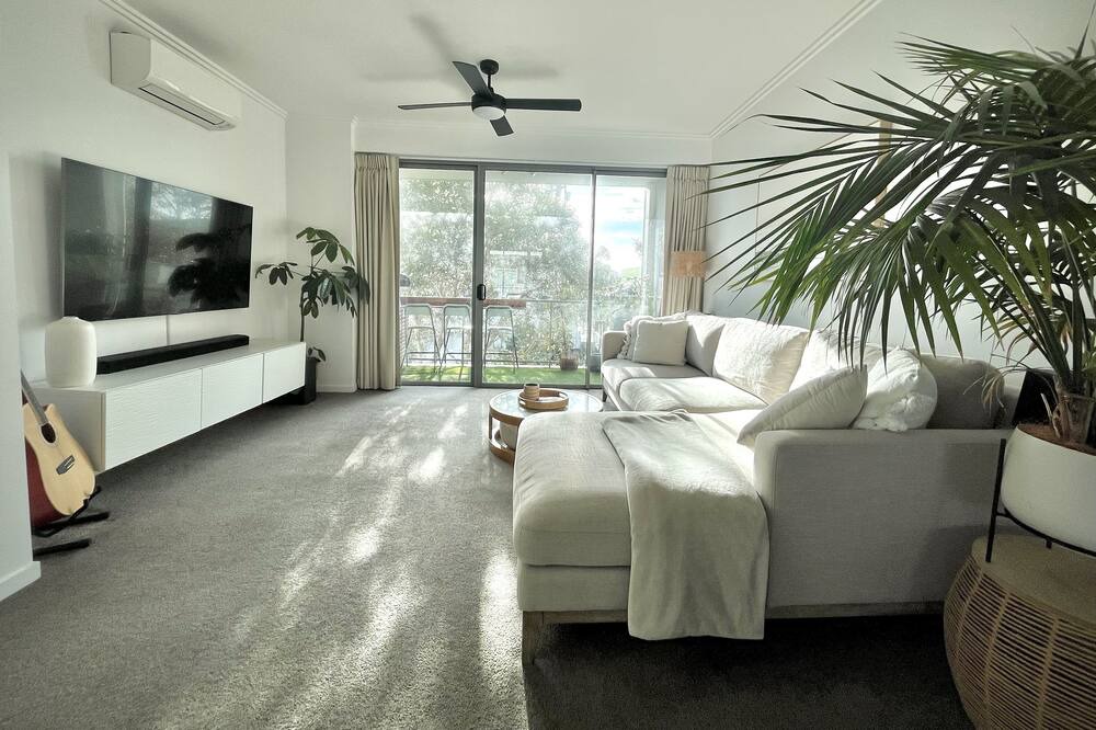 Photo of Livingroom in Mermaid Beach