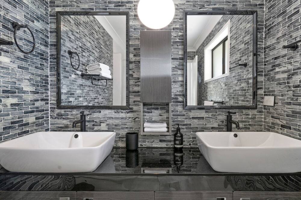 Photo of Bathroom in Stotts Creek