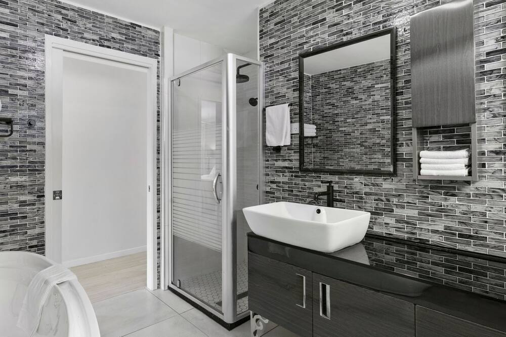 Photo of Bathroom in Stotts Creek