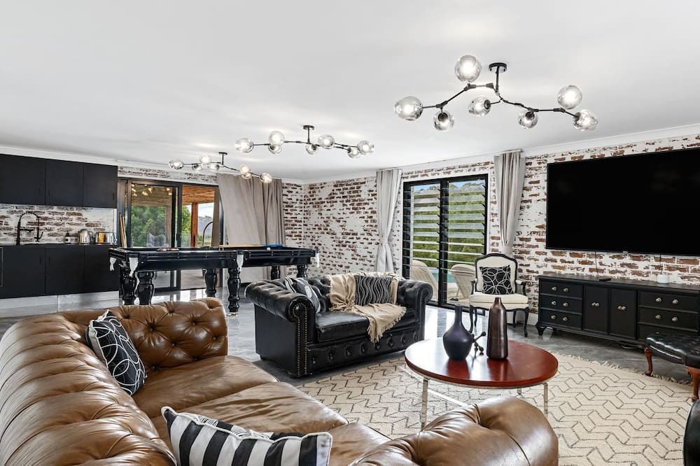 Photo of Livingroom in Stotts Creek