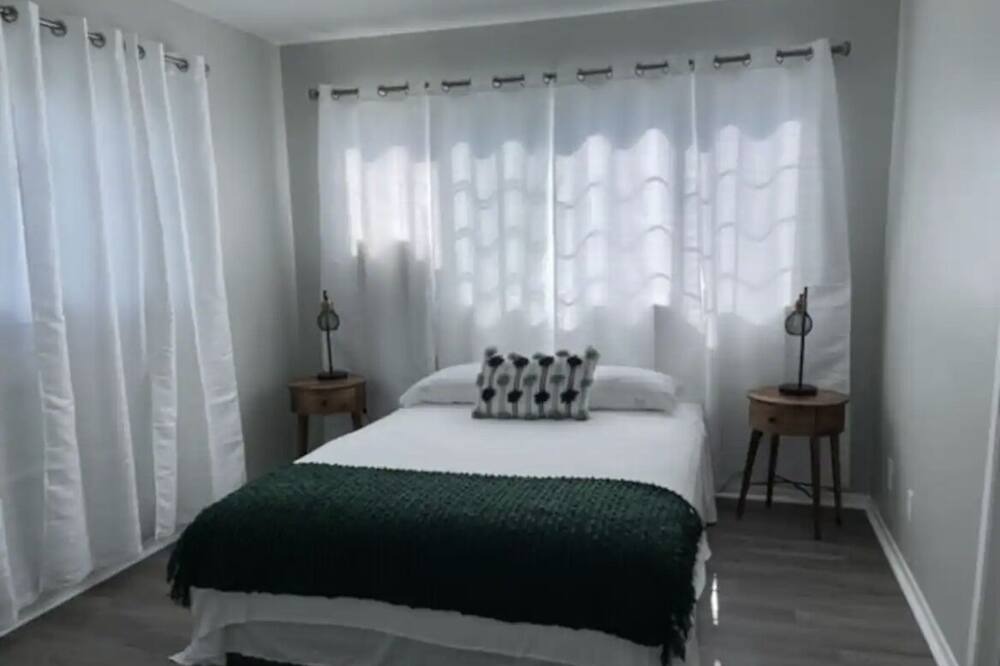 Photo of Bedroom in Pacific Heights