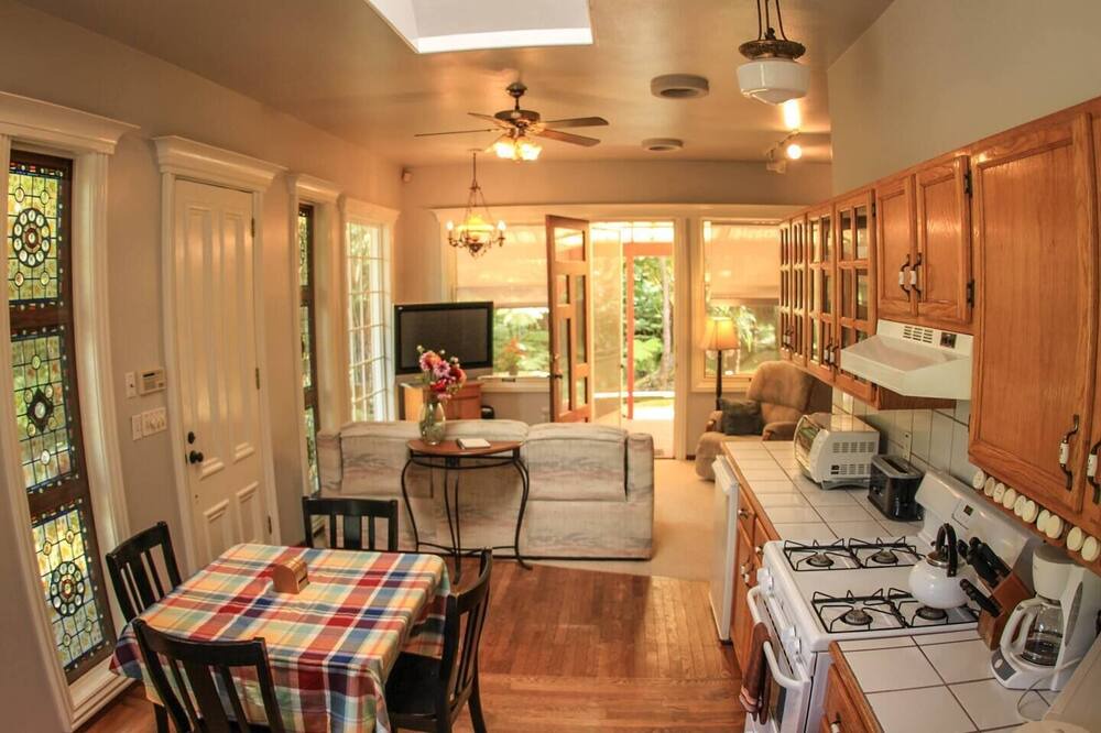 Photo of Kitchen in Volcano