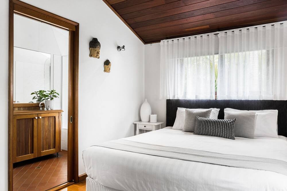 Photo of Bedroom in Belongil