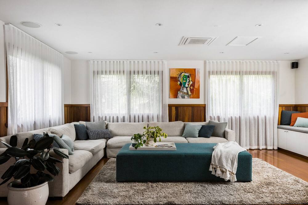 Photo of Livingroom in Belongil