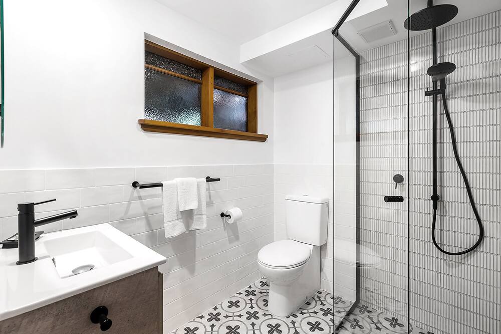 Photo of Bathroom in Belongil