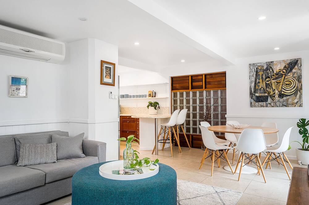 Photo of Livingroom in Belongil