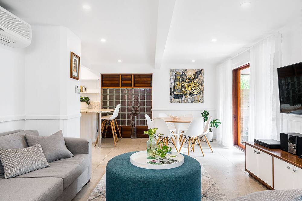Photo of Livingroom in Belongil
