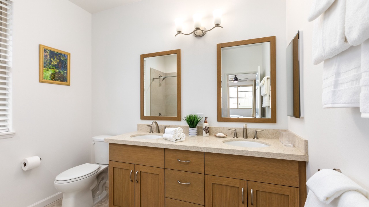 Photo of Bathroom in Makaha Valley