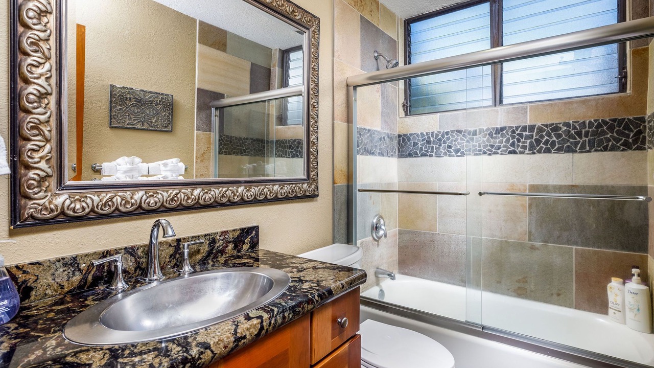 Photo of Bathroom in Kahaluu Bay