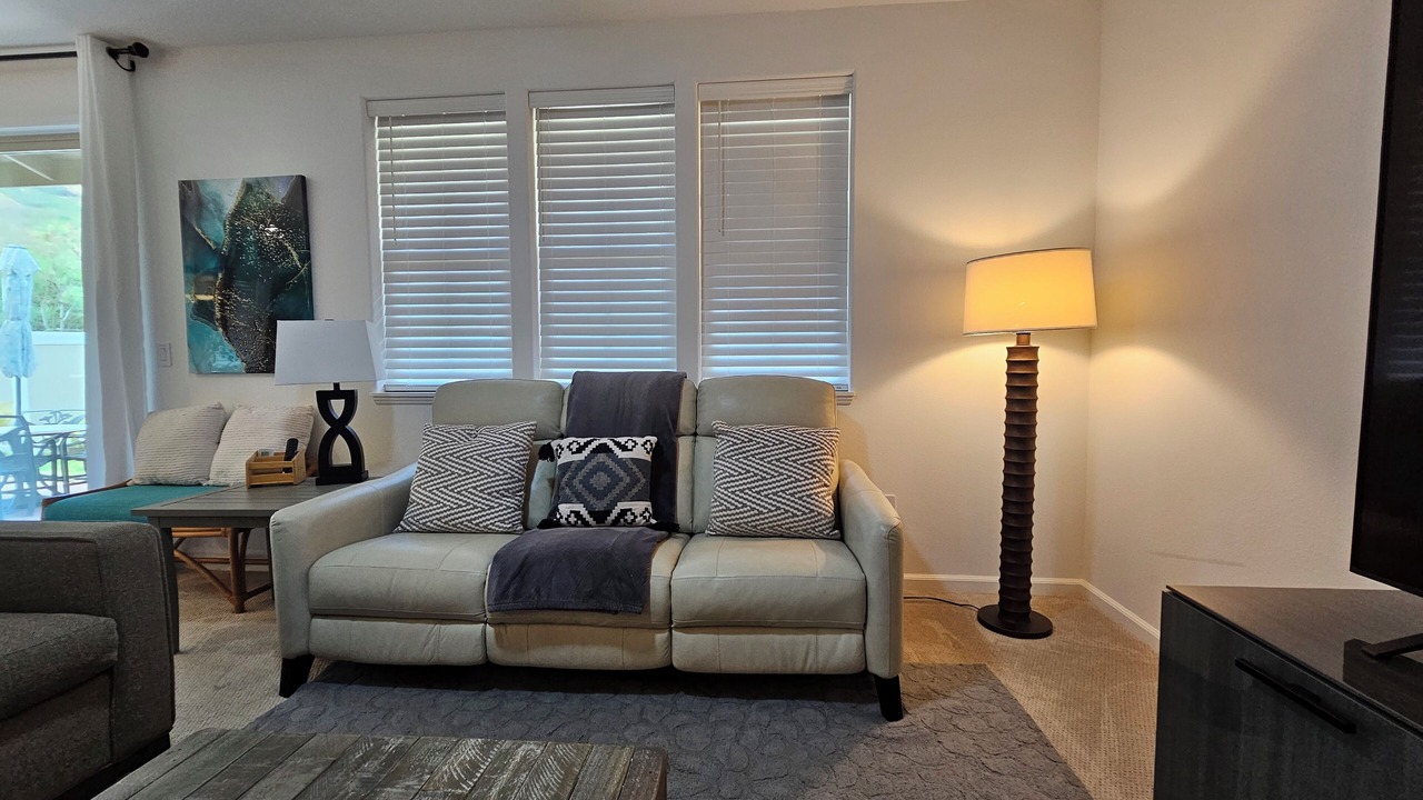 Photo of Livingroom in Makaha Valley