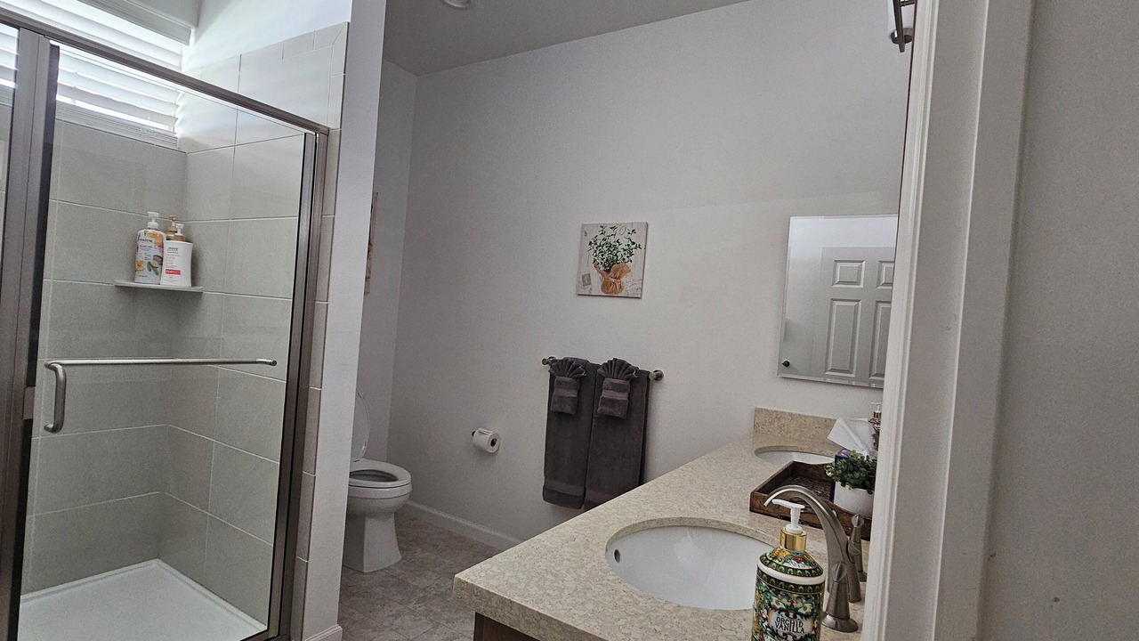 Photo of Bathroom in Makaha Valley