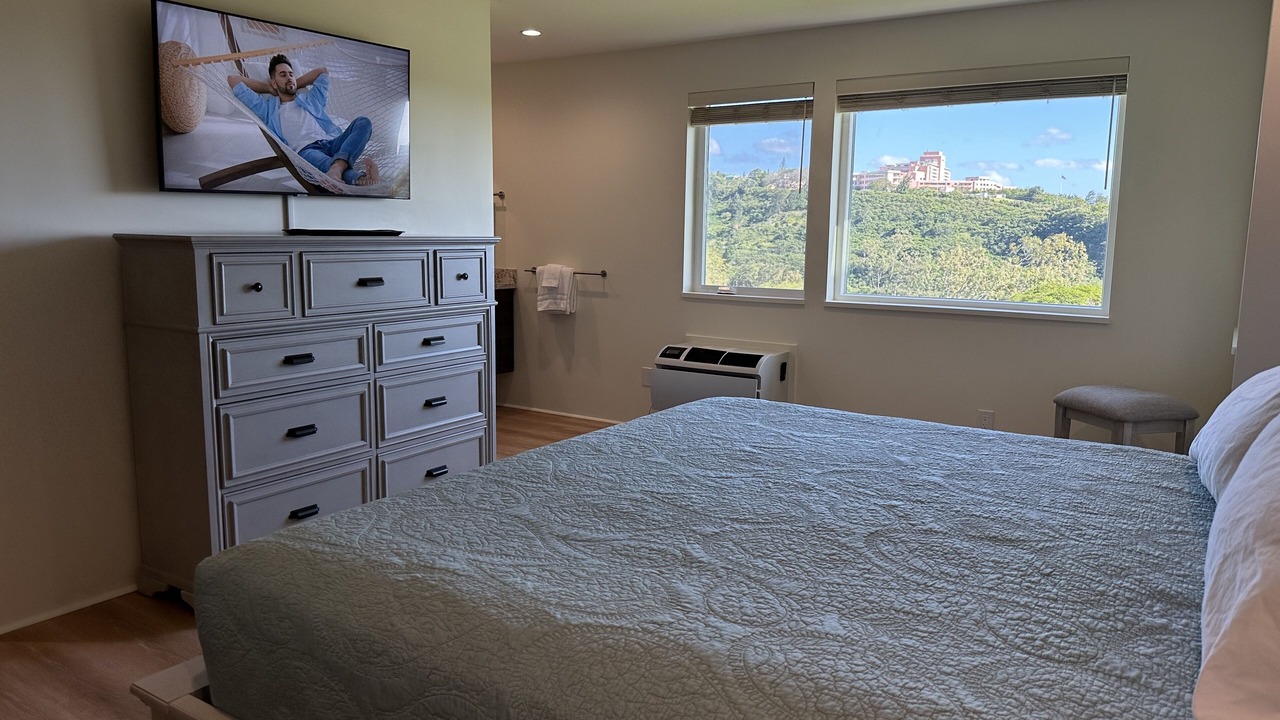 Photo of Bedroom in Moanalua