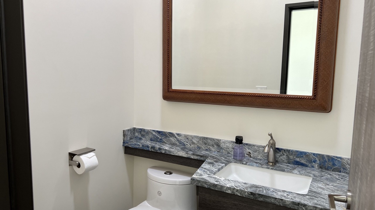 Photo of Bathroom in Moanalua