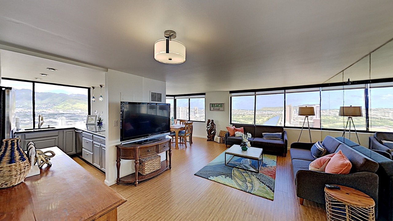 Photo of Livingroom in McCully - Moiliili
