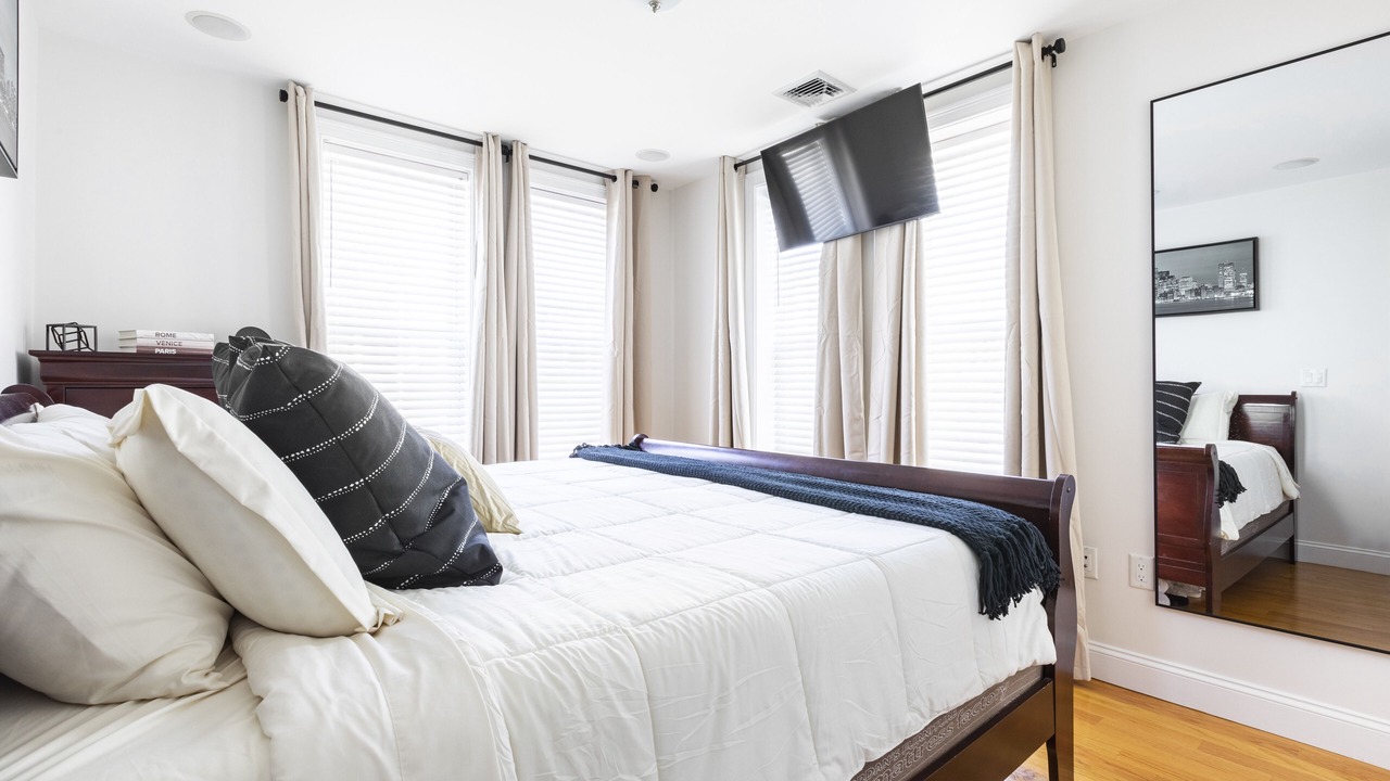 Photo of Bedroom in Columbus Park - Andrew Square