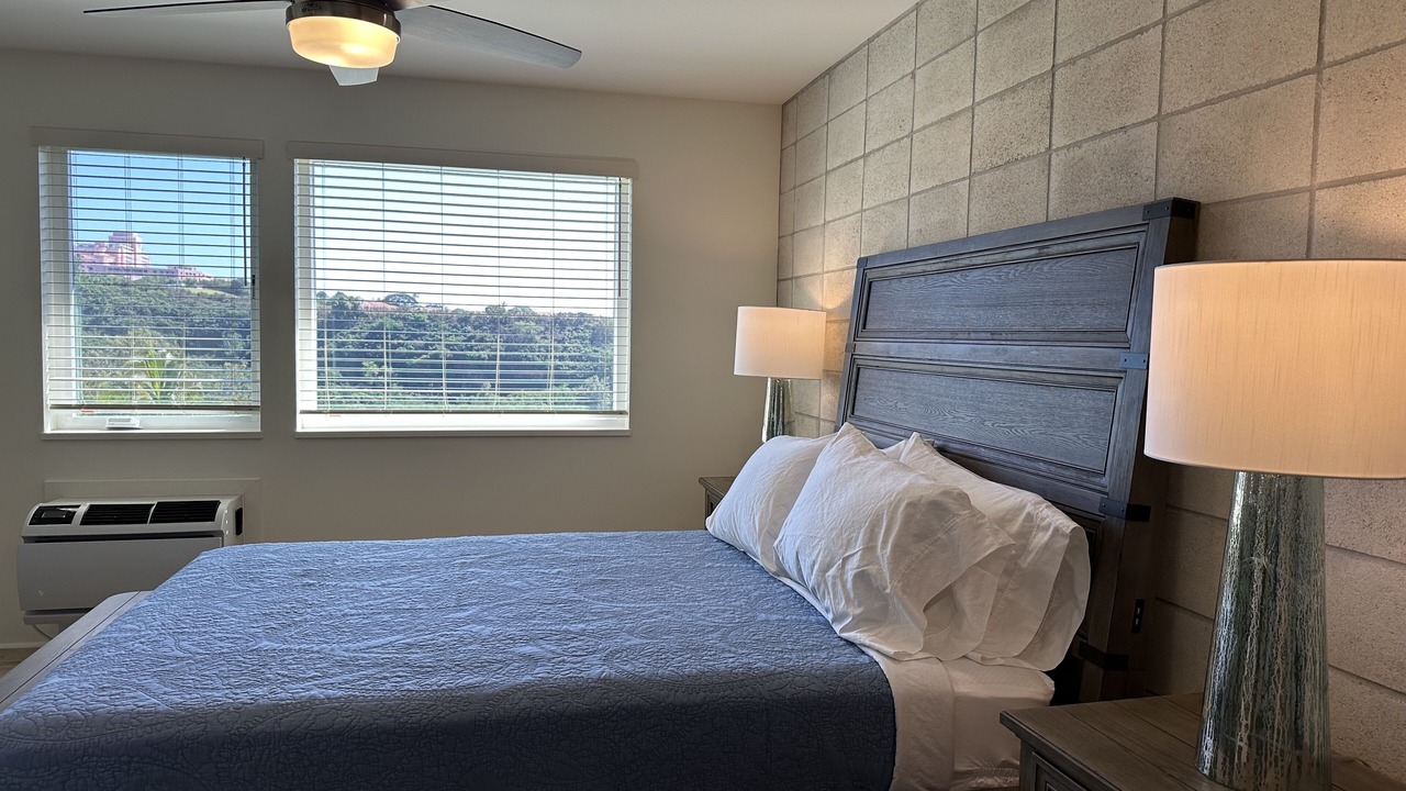 Photo of Bedroom in Moanalua