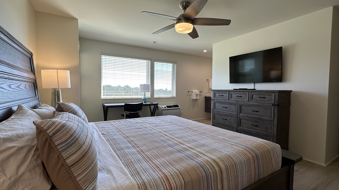 Photo of Bedroom in Moanalua
