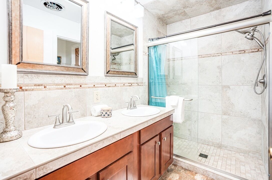Photo of Bathroom in Lihue