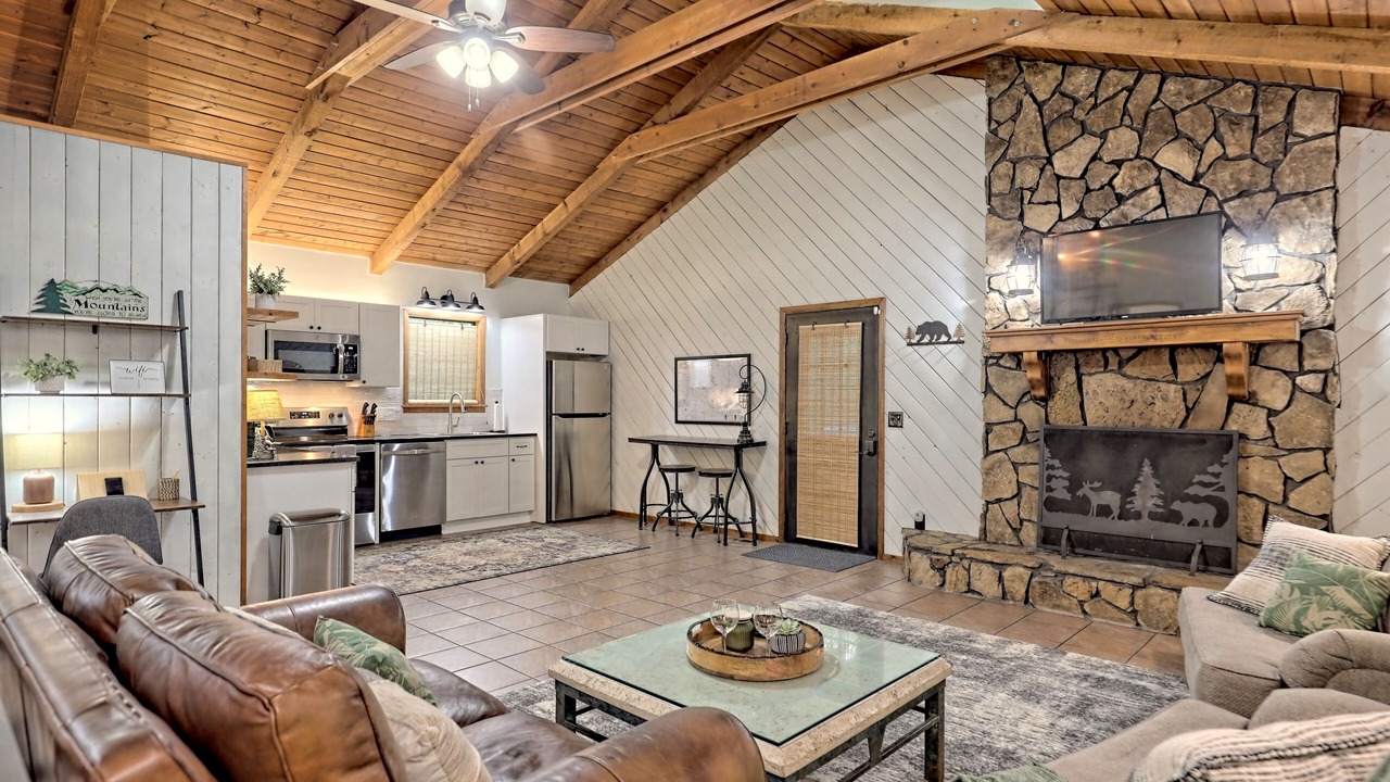 Photo of Livingroom in Blairsville