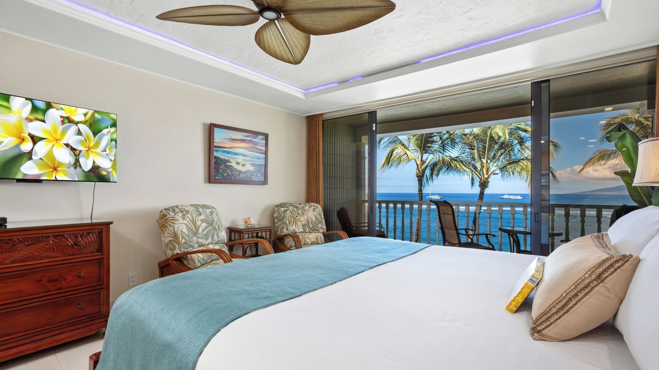 Photo of Bedroom in Historic Lahaina Front Street