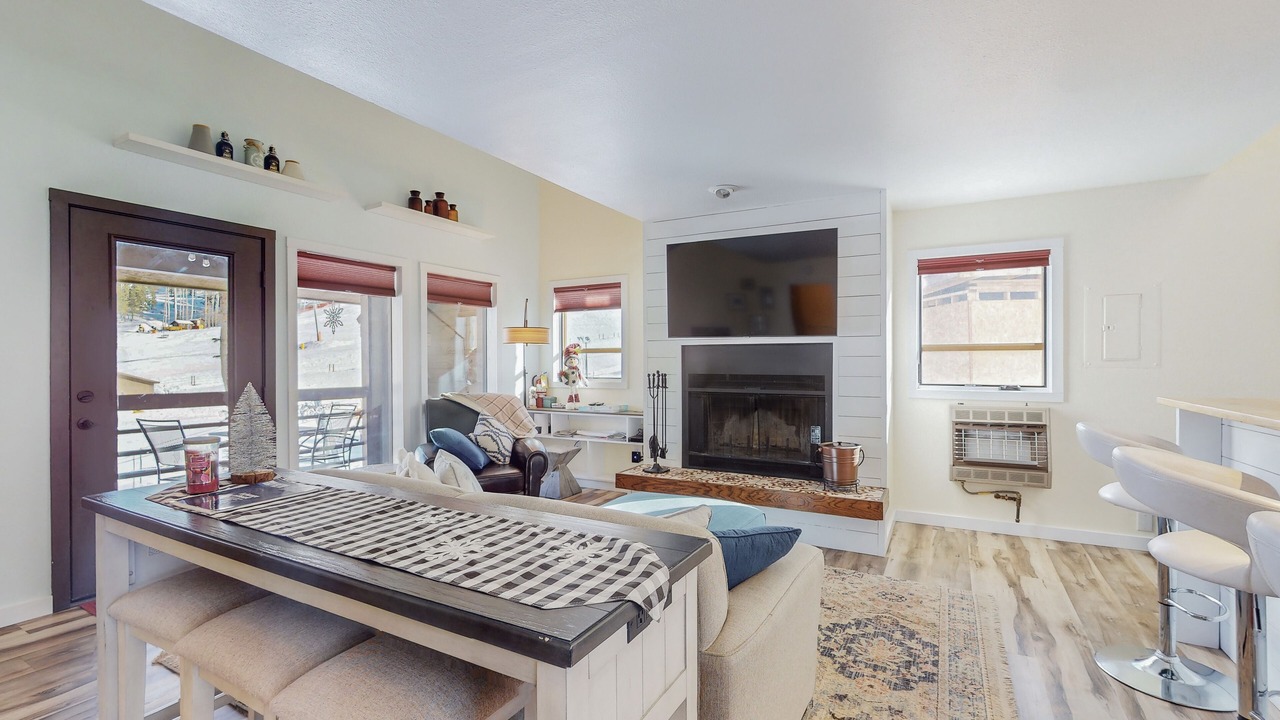 Photo of Livingroom in Angel Fire