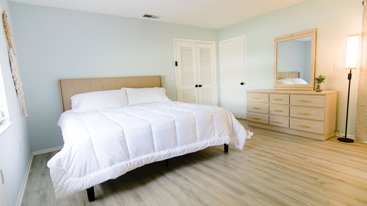 Photo of Bedroom in Gulf Gate Estates