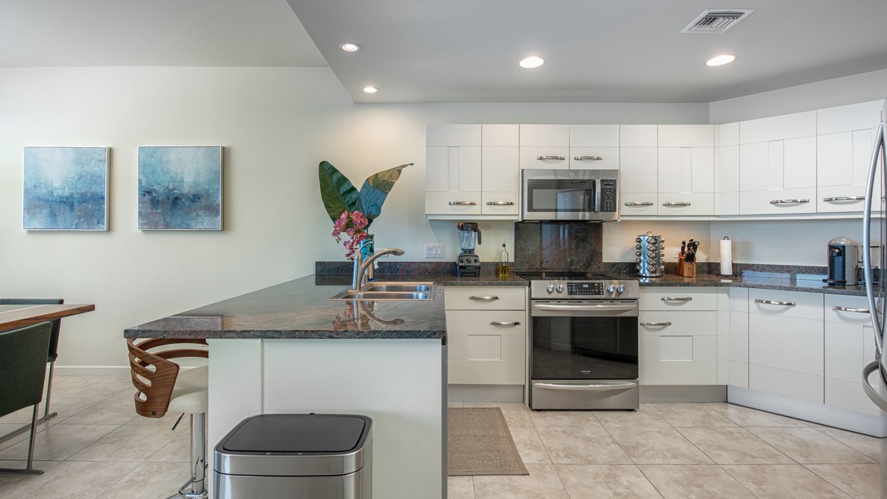 Photo of Kitchen in Kahaluu-Keauhou
