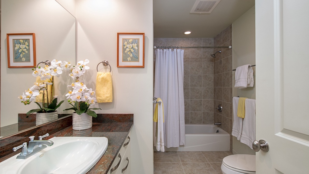 Photo of Bathroom in Kahaluu-Keauhou