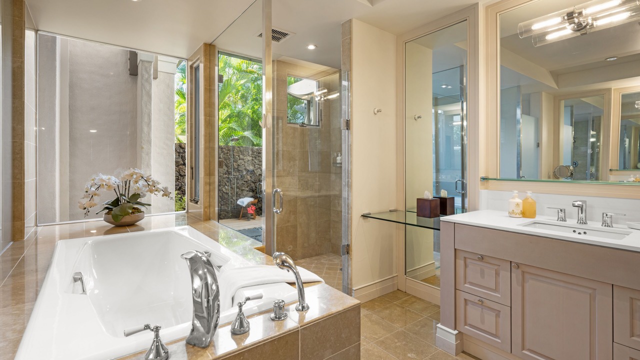 Photo of Bathroom in Kaupulehu