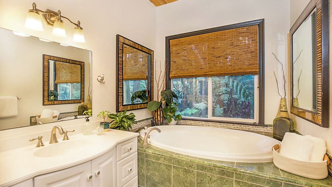 Photo of Bathroom in Volcano