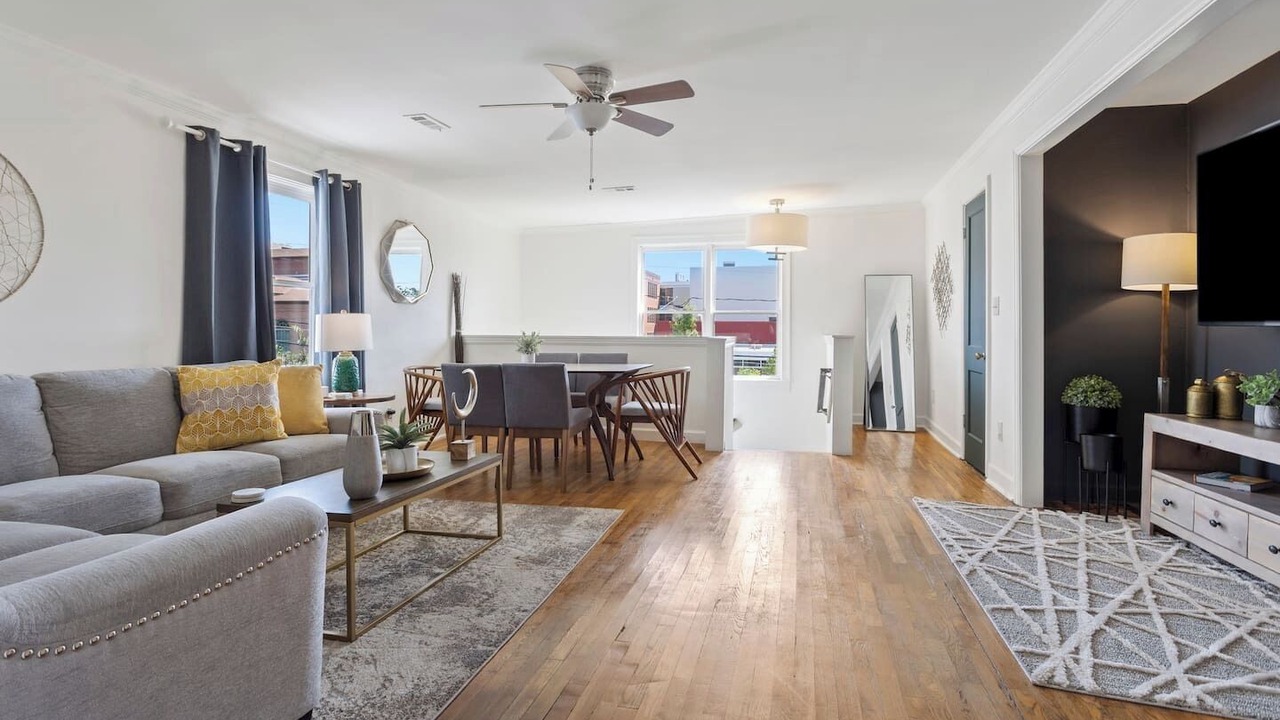 Photo of Livingroom in Old Fourth Ward