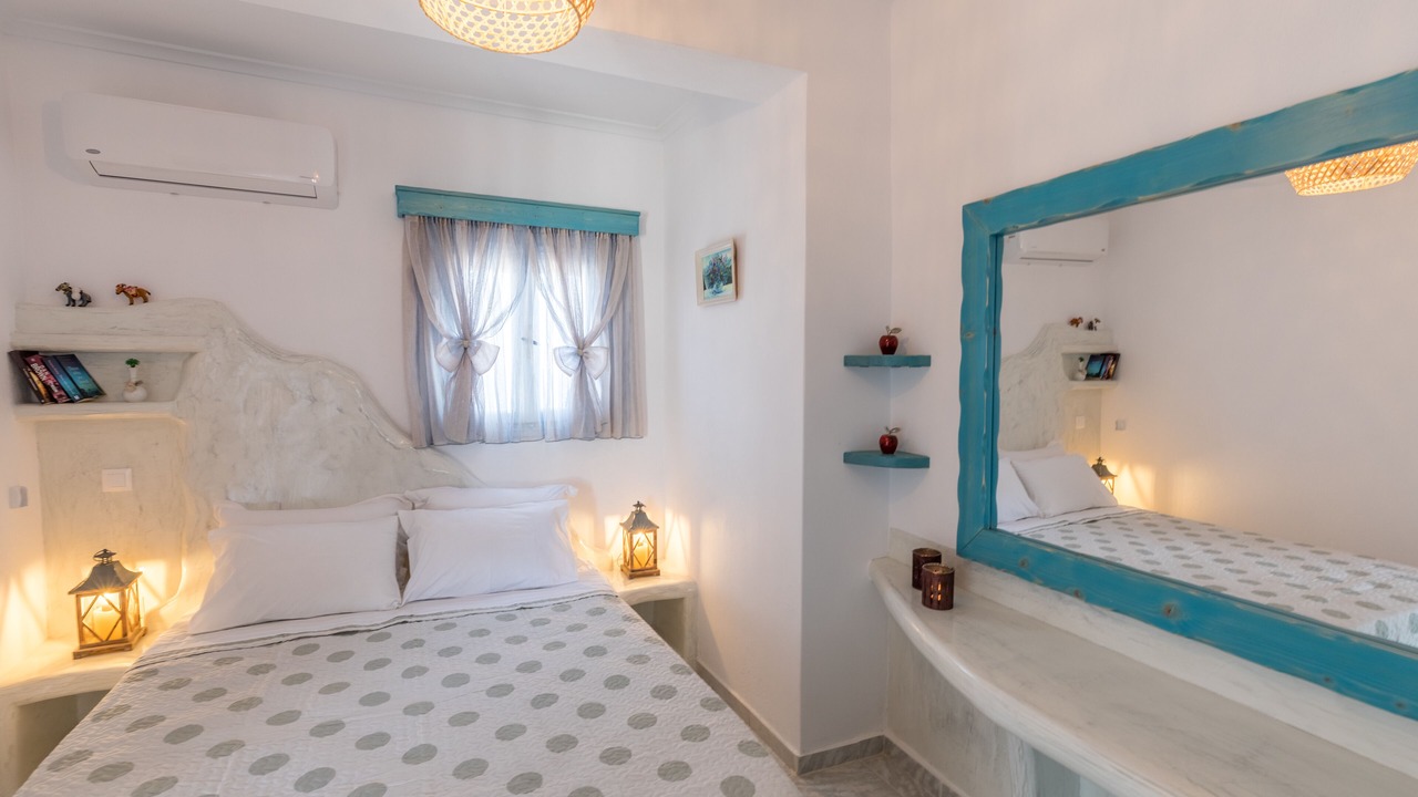 Photo of Bedroom in Imerovigli