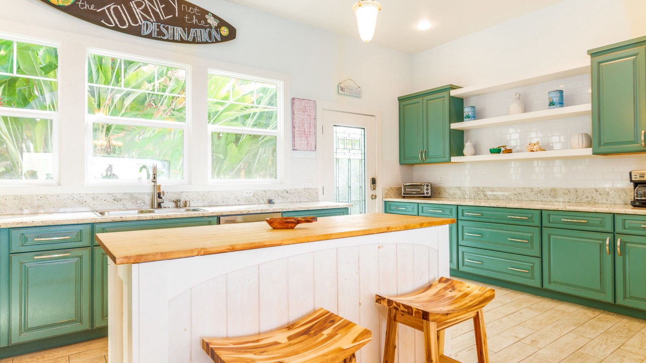 Photo of Kitchen in Kahaluu Bay