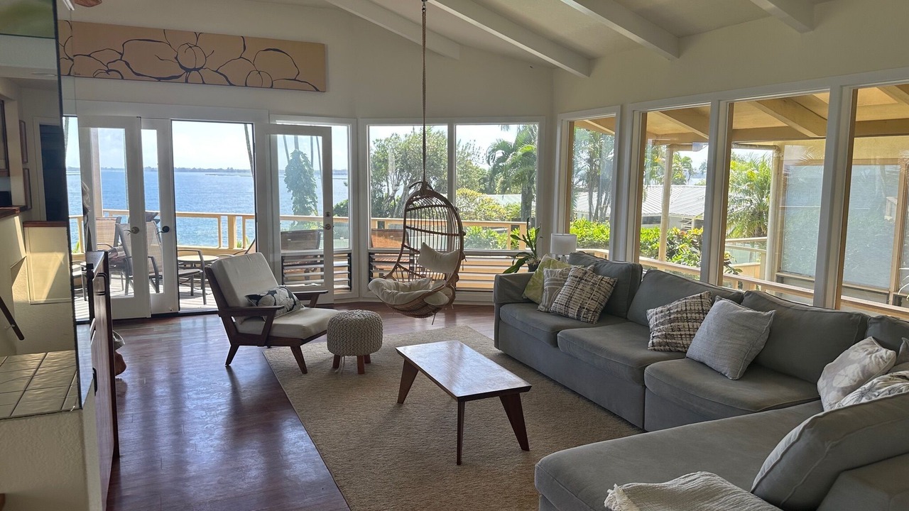 Photo of Livingroom in Hilo